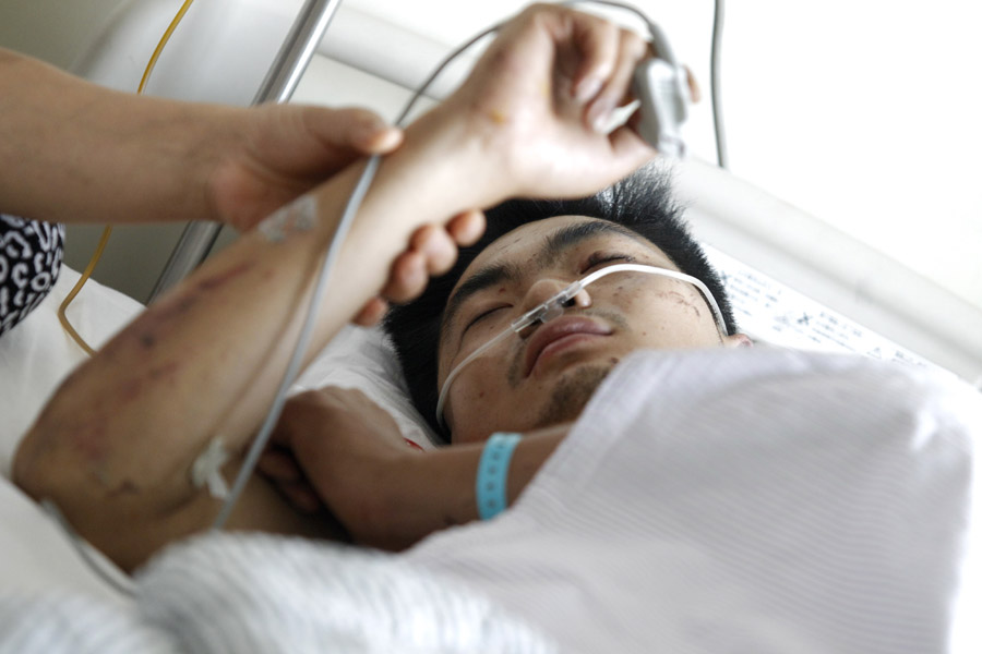 天津爆炸事故遇难人数升至50人 伤员在医院接受救治