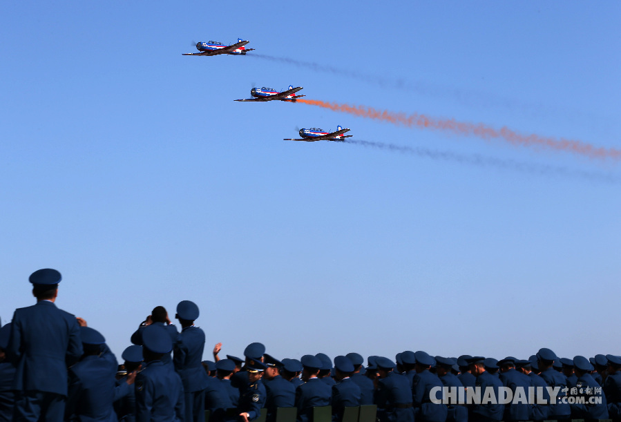 中国空军在吉林长春举办航空开放活动