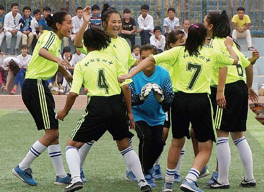 新疆维族足球少女的下一个宏大目标：进军世界杯