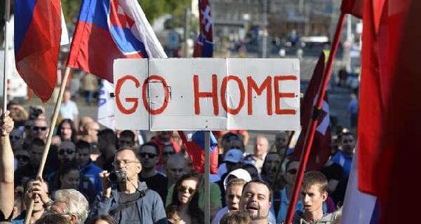 东欧三国举行反难民万人游行