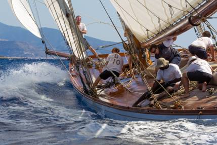 摩纳哥举行经典帆船活动