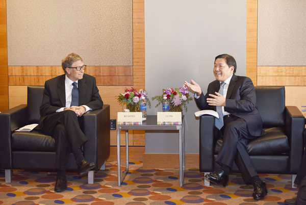 鲁炜在美国西雅图会见微软公司创始人、盖茨基金会主席比尔·盖茨