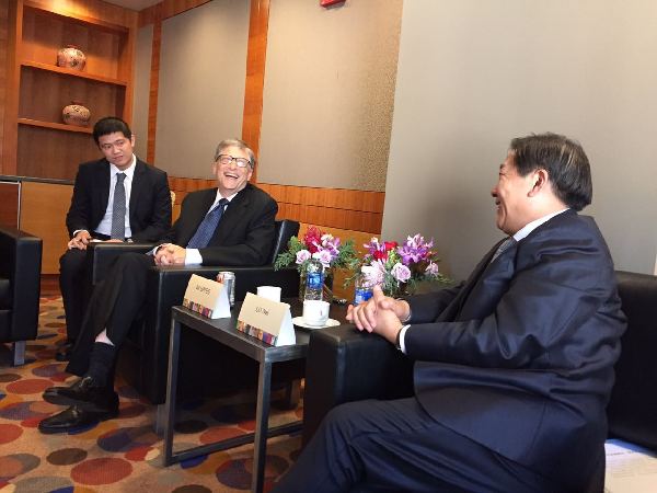 鲁炜在美国西雅图会见微软公司创始人、盖茨基金会主席比尔·盖茨