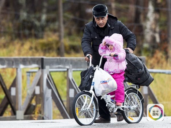 赴欧难民新工具：儿童自行车