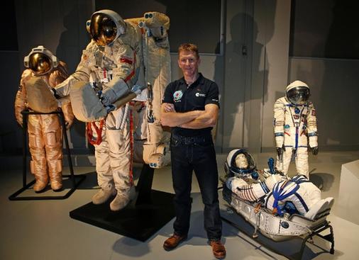 首位英国籍宇航员将登国际空间站 期待“太空圣诞大餐”