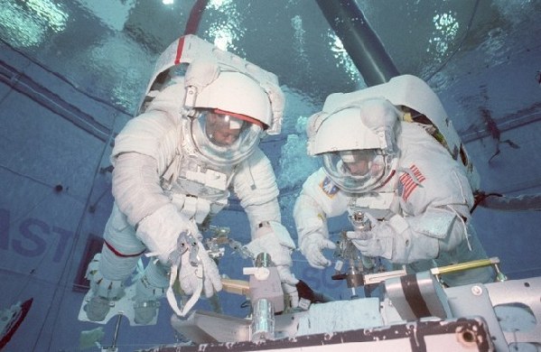 【你可能不知道】NASA不会告诉你的宇航员太空生活十大秘闻