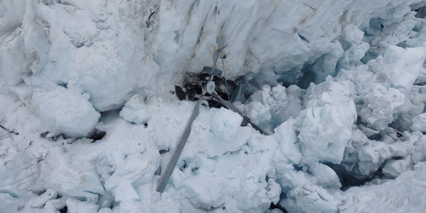 新西兰观光直升机冰川坠毁 机上7人全罹难