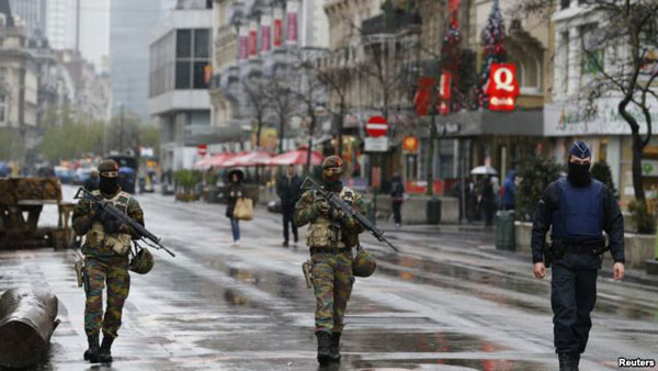 比利时首相：类似巴黎恐袭或在布鲁塞尔发生 但不必恐慌