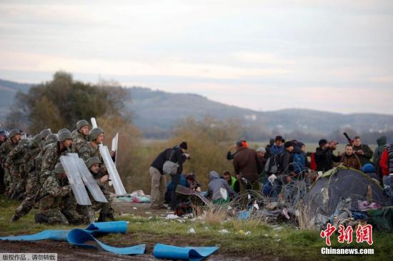 法国总理吁波斯湾国家收容更多叙难民