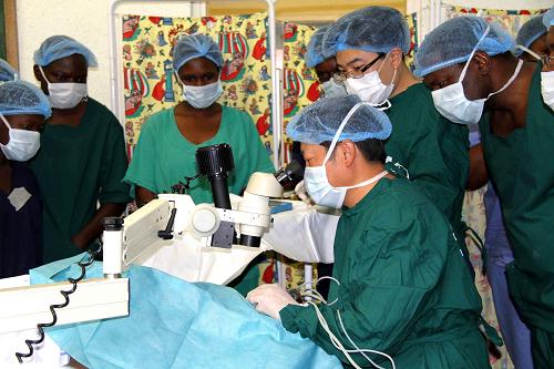 中国对非医疗援助：献给非洲人民的真情大爱
