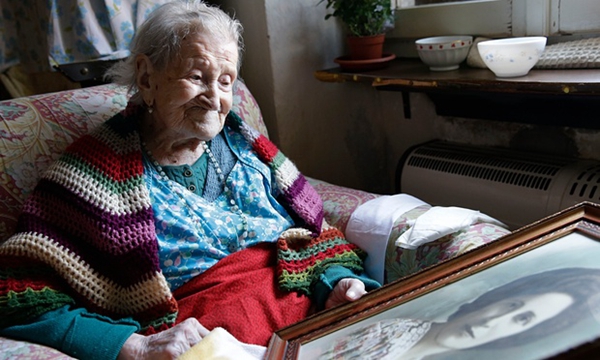 欧洲最长寿奶奶欢庆116岁生日 独居和食蛋是长寿秘诀