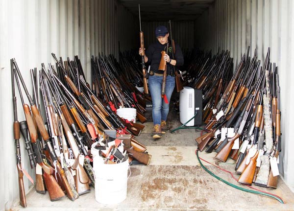 深度揭秘加州枪击案嫌犯 家中藏有“武器库”