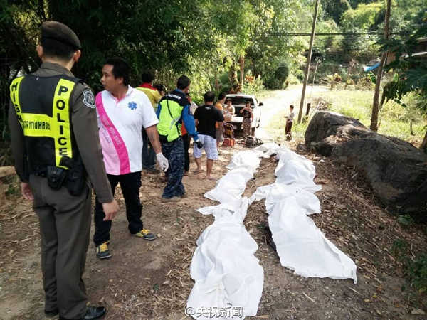 泰国巴士翻车13名马来西亚华人遇难 无中国游客
