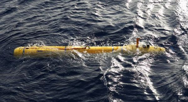 与海底火山相撞 MH370残骸探测器沉入海底