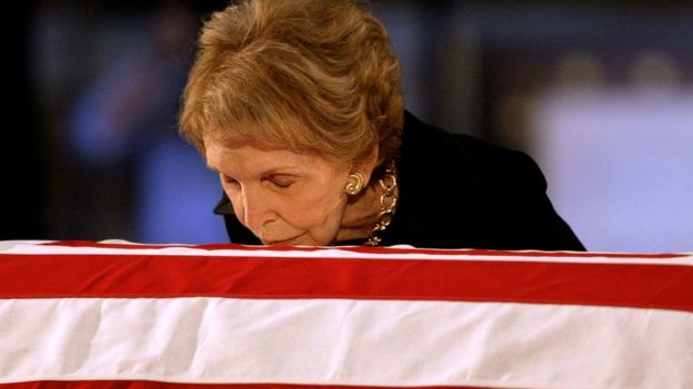 美国前总统里根夫人逝世 奥巴马赞其重新定义“第一夫人”