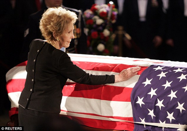 与艺术节主旨演讲撞车 奥巴马将不出席里根夫人葬礼