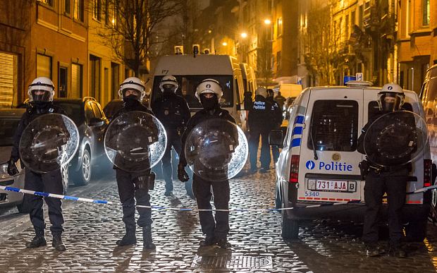 巴黎恐袭主要嫌犯比利时落网 奥朗德要求将其引渡至法受审