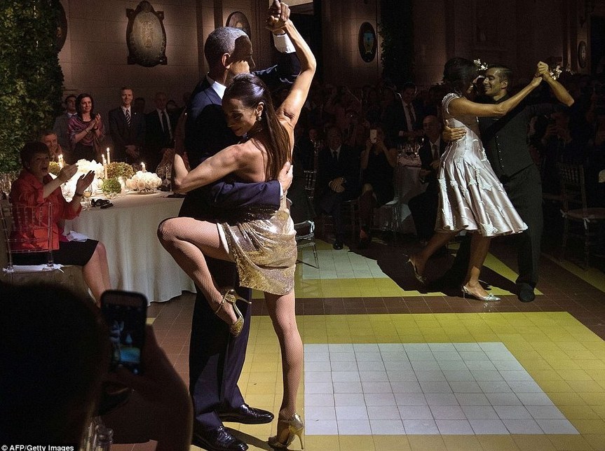 奥巴马出席阿根廷国宴 与舞者跳热辣探戈（组图）