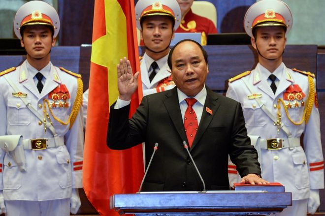 阮春福宣誓就任越南总理 承诺带领国家走向繁荣