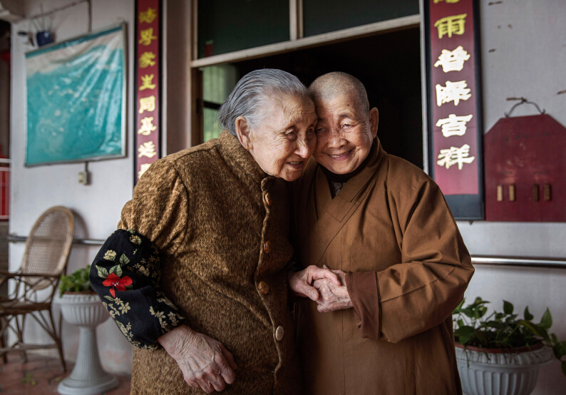 中国寺庙中的养老院：抚慰和关怀俱在