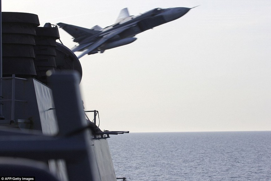 美国指责俄战机对美军舰进行“模拟攻击”（组图）