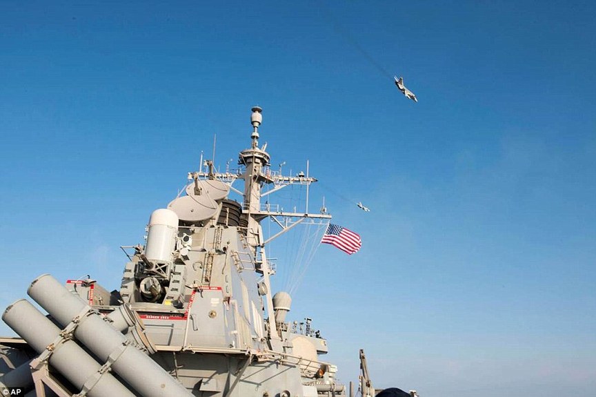 美国指责俄战机对美军舰进行“模拟攻击”（组图）