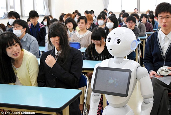 世界首例！日本高中录取机器人与人类共同学习