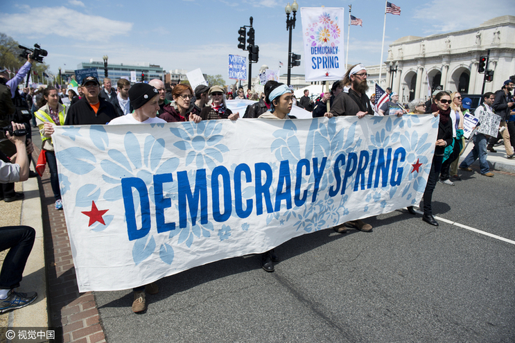 华盛顿上演“民主之春” 上千民众在国会大厦前示威