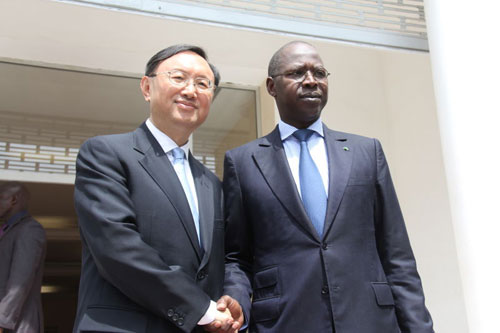 杨洁篪同塞内加尔总理迪奥纳举行会谈
