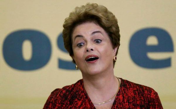 巴西国会众议院宣布总统弹劾案投票无效 参议院不服