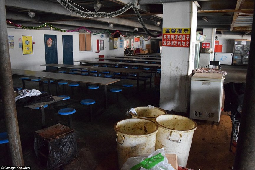 外媒报道iPhone上海代工厂住宿条件堪忧