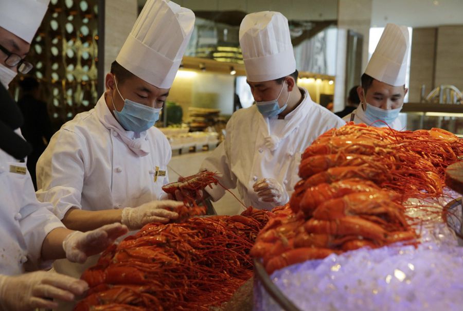 美国捕虾业深陷困境 中国吃货成救星