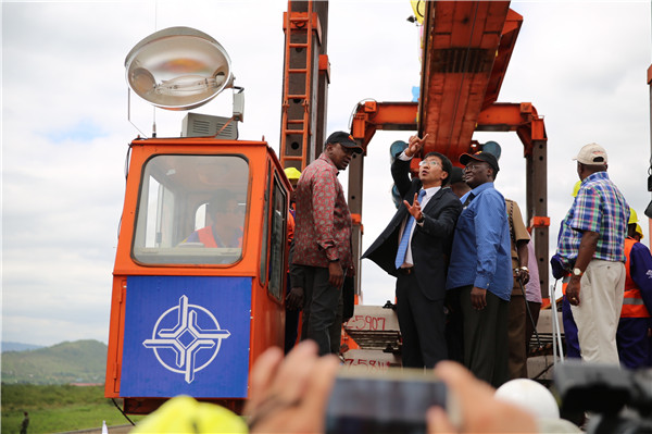 肯尼亚总统28日视察中国路桥蒙内铁路项目