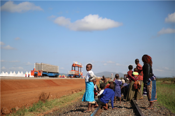 肯尼亚总统28日视察中国路桥蒙内铁路项目