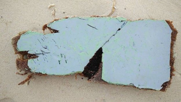 马达加斯加海滩又现20件私人物品残片 疑与MH370有关