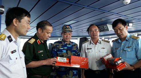 越南发现遇难的CASA-212飞机黑匣子以及两具遇难者遗体