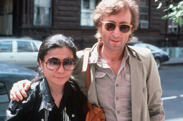 沾有约翰•列侬血迹的衬衫拍出4.1万美金高价