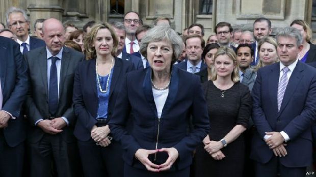 卡梅伦13日辞职 特雷莎·梅将成英国第二位女首相