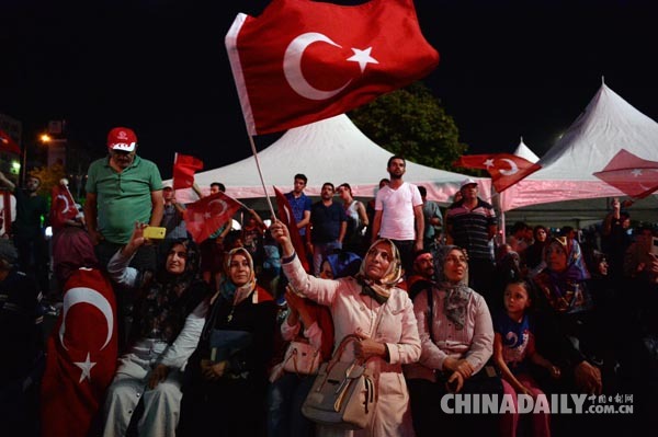 土耳其6000多人因未遂政变被捕 司法部长：人数还会上升