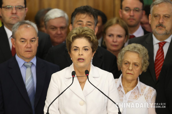 巴西参议院投票表决 将继续弹劾已停职总统罗塞夫