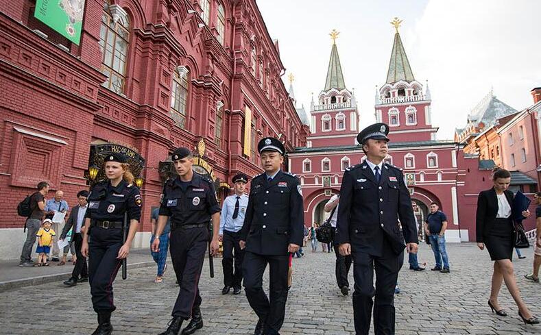 中国首支旅游警察支队亮相莫斯科红场