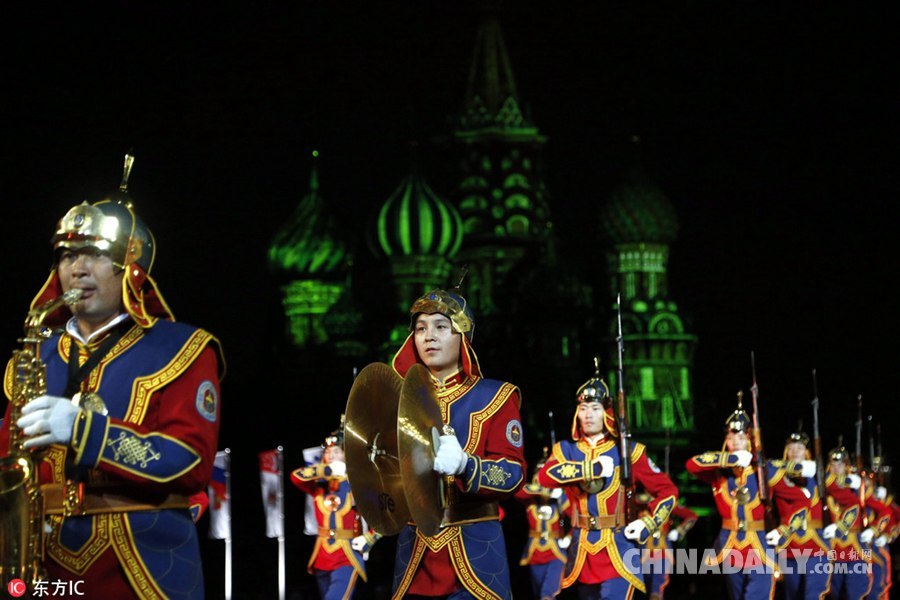 国际军乐节莫斯科红场开幕 看各国军乐团如何演奏