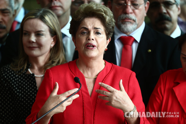 巴西女总统罗塞夫被罢免 特梅尔正式就任总统