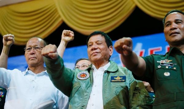 菲律宾总统称不再与外国军队联合巡航 为避免“惹麻烦”
