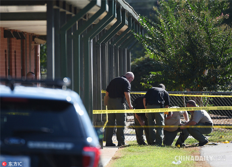 美国南卡罗来纳州一小学发生枪击事件 致3人受伤