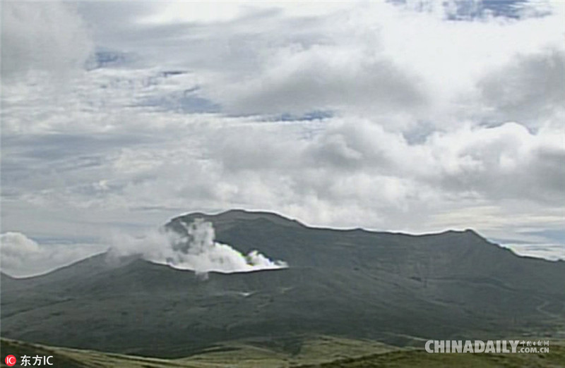 日本阿苏火山大规模喷发 火山灰云高达万余米