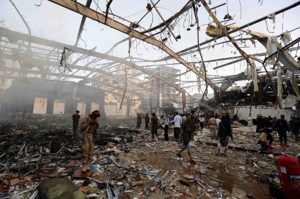 沙特等国联军空袭也门殡仪馆 至少140死525伤