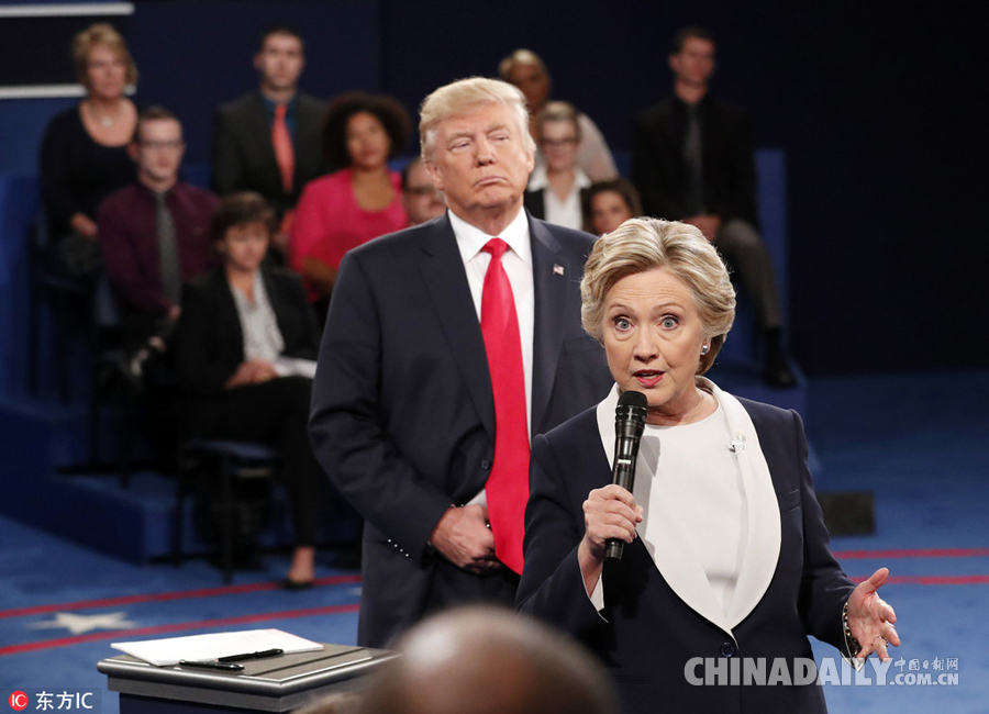美大选第二场辩论：两位候选人针锋相对