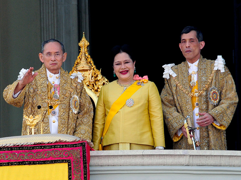 图片回顾：泰国国王普密蓬的辉煌一生