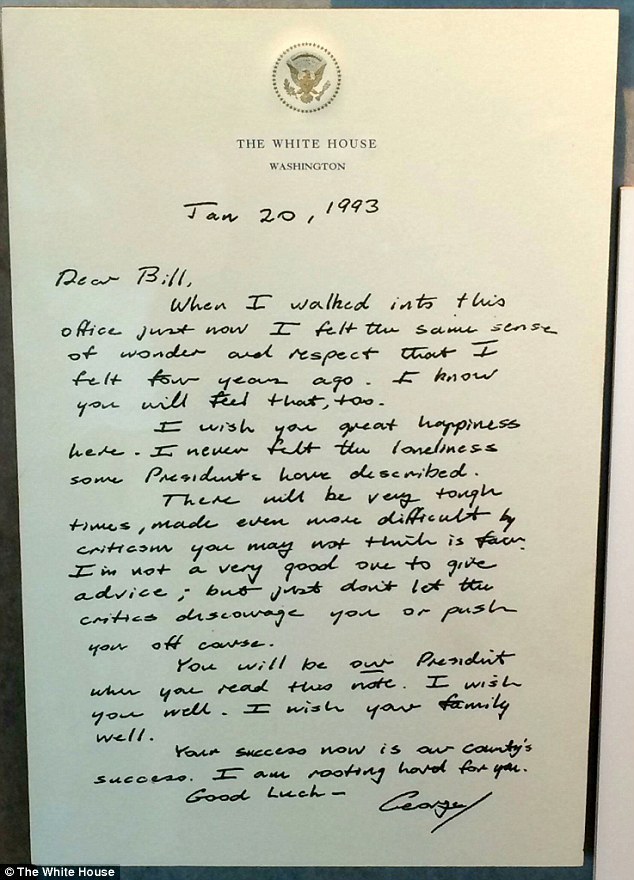 老布什写给克林顿的这封信令希拉里潸然泪下